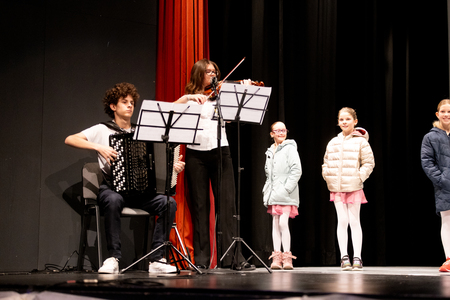 Metuljčice Cerknica  ob spremljavi Gaje & Pascala KO SANJE POSTANEJO PLES foto V. Leban